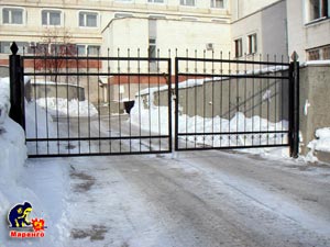 Металические ворота Ульяновск гостиница Октябрская