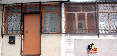 Решетки на окна и металлическая дверь
